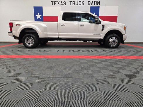 Used 2019 Ford F350 Platinum w/ Platinum Ultimate Package image 15