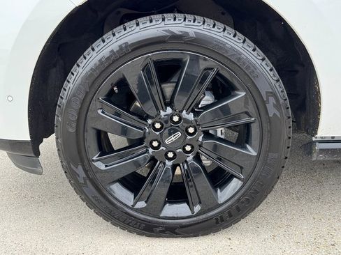 Used 2022 Lincoln Navigator Reserve w/ Monochromatic Package image 13