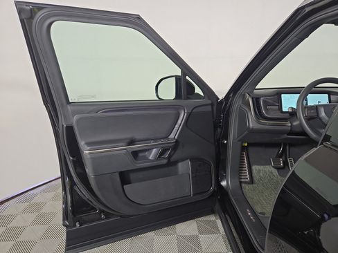 Used 2024 Rivian R1S Adventure AWD/4WD image 16