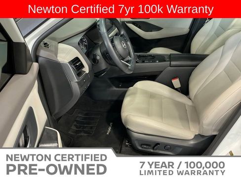 Used 2023 Nissan Rogue SV w/ SV Premium B Package FWD image 3