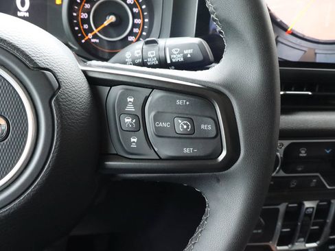 Used 2025 Jeep Wrangler Unlimited Sport AWD/4WD image 32
