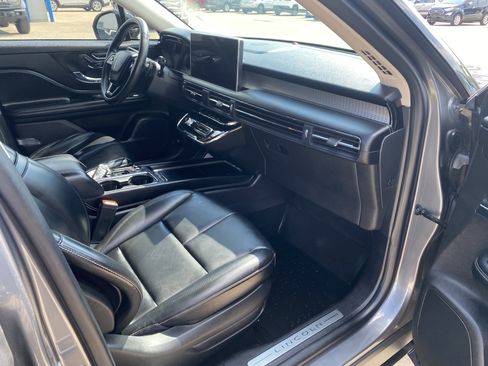 Used 2023 Lincoln Corsair FWD image 12