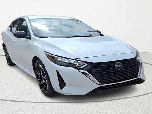 Certified 2025 Nissan Sentra SR image 1