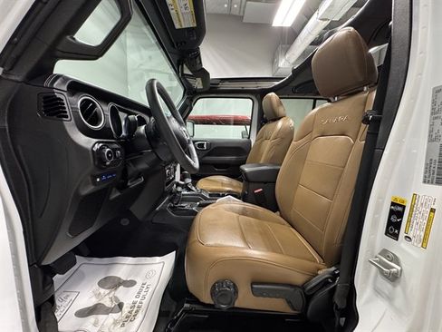 Used 2023 Jeep Wrangler Unlimited Sahara w/ Cold Weather Group AWD/4WD image 27