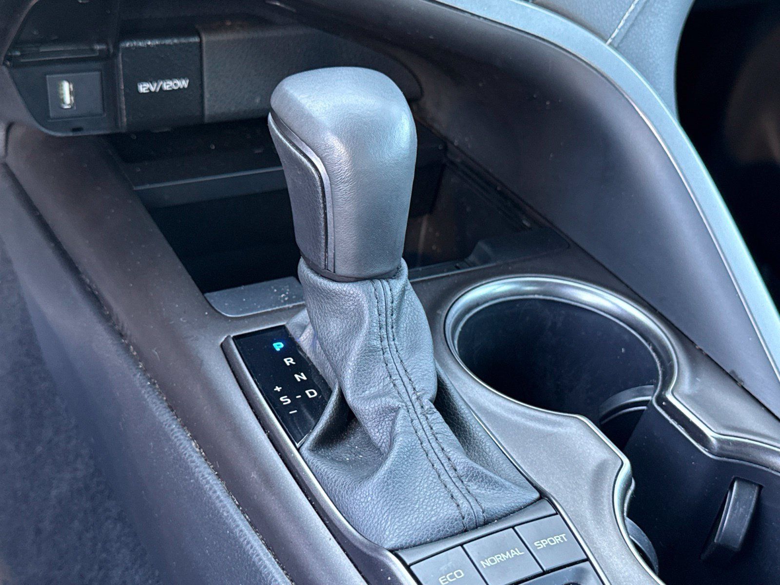 Used 2024 Toyota Camry XSE w/ Navigation Package FWD image 32