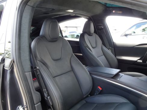 Used 2024 Tesla Model X AWD/4WD image 23