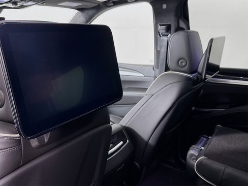 Used 2025 Cadillac Escalade V image 28