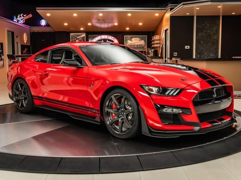 Used 2021 Ford Mustang Shelby GT500 w/ Carbon Fiber Track Pack RWD image 9