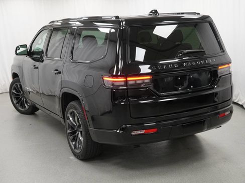 Certified 2025 Jeep Grand Wagoneer Series III w/ Rear Seat Video Group 1 AWD/4WD image 12