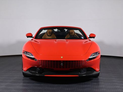 Used 2025 Ferrari Roma Spider RWD image 12