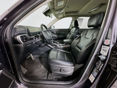 Used 2025 Kia Telluride S image 13