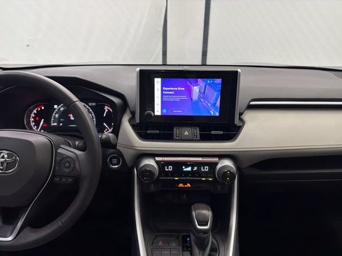 Used 2025 Toyota RAV4 XLE Premium FWD image 31