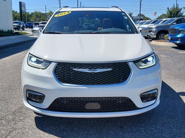 Used 2024 Chrysler Pacifica Pinnacle FWD image 6