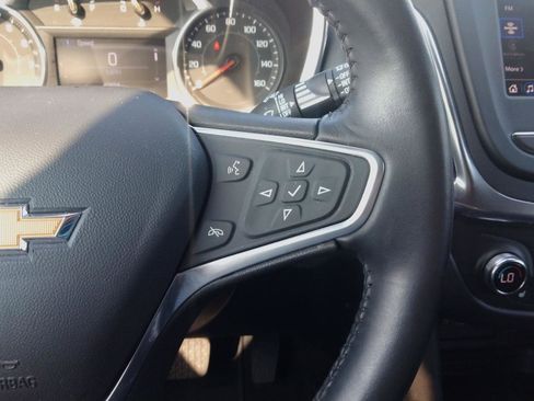 Used 2022 Chevrolet Equinox LT image 16