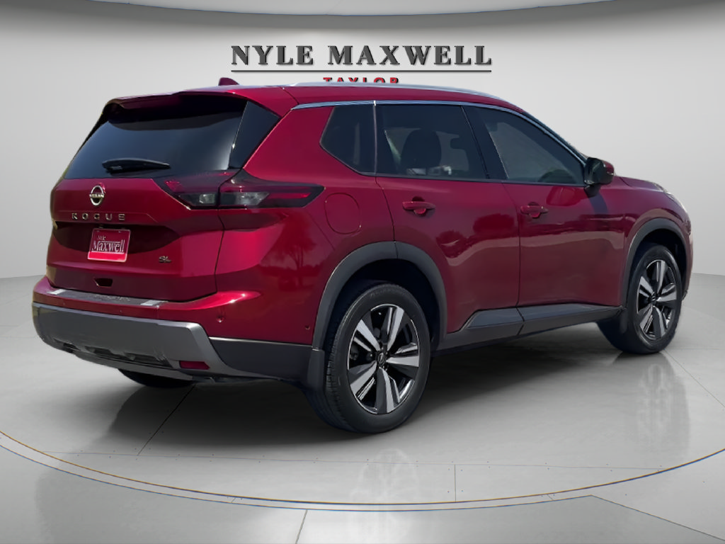 Used 2024 Nissan Rogue SL w/ SL Premium Package FWD image 5