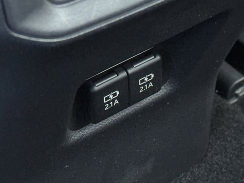 Used 2021 Toyota RAV4 XLE image 17