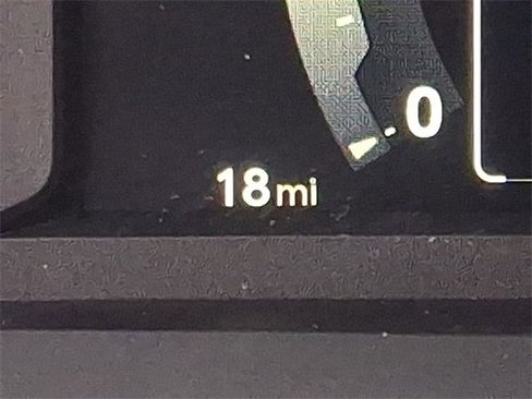 Certified 2025 Toyota Tacoma SR image 18