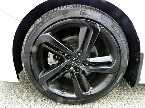 Used 2018 Honda Accord Sport image 18