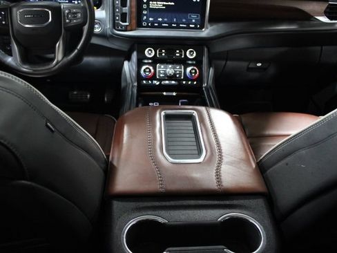 Used 2024 GMC Yukon Denali Ultimate AWD/4WD image 33