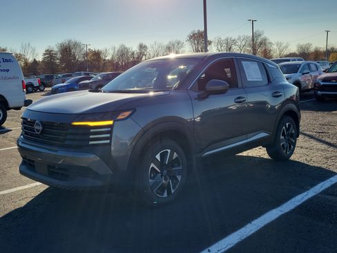 Certified 2025 Nissan Kicks SV w/ Illumination Package image 2