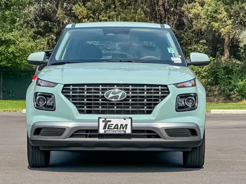 Certified 2026 Hyundai Venue SE FWD image 10