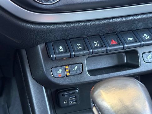 Used 2022 Chevrolet Colorado ZR2 AWD/4WD image 5