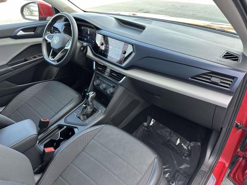 Used 2022 Volkswagen Taos SE image 12