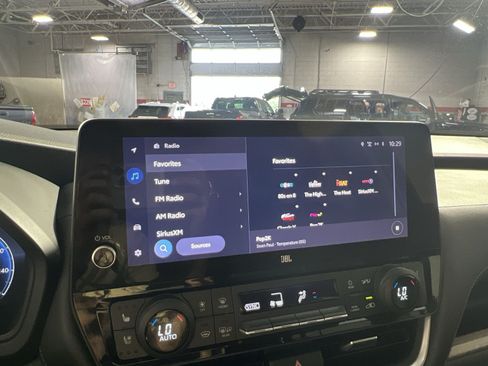 Used 2025 Toyota Grand Highlander AWD image 15