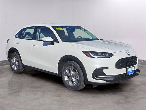 Certified 2024 Honda HR-V LX image 3