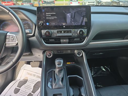 Used 2024 Toyota Grand Highlander AWD image 22