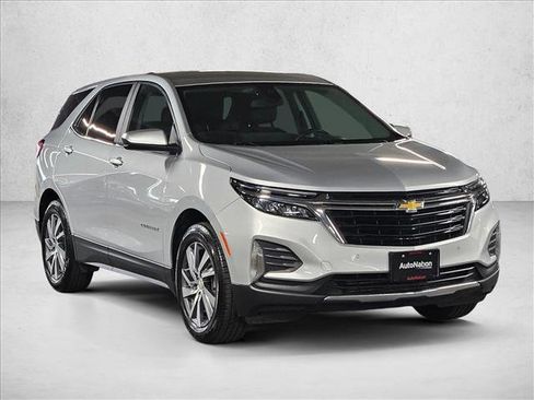 Used 2022 Chevrolet Equinox LT image 3