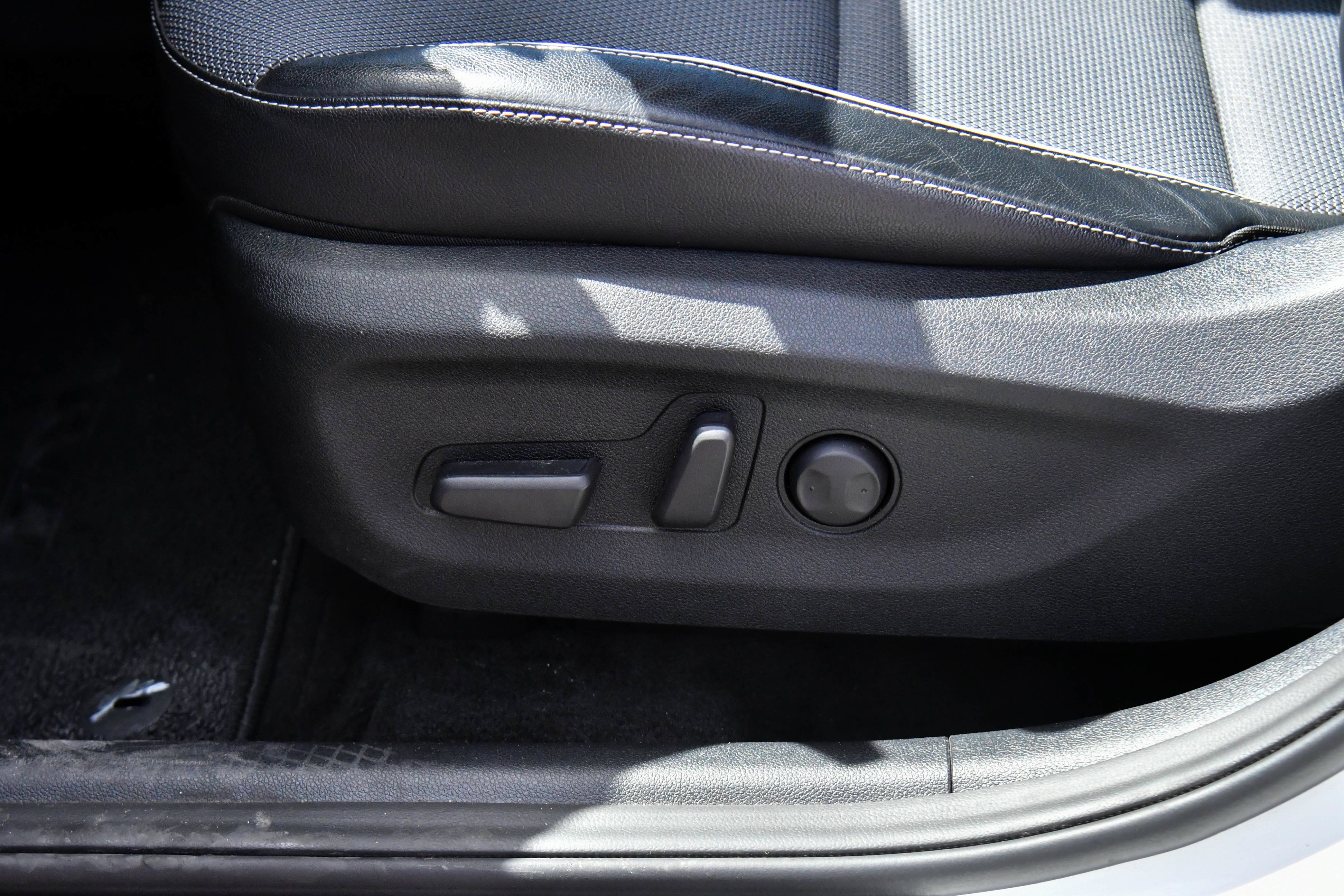 Used 2022 Kia Niro EX FWD image 17