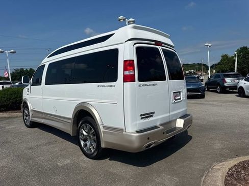 Used 2023 Chevrolet Express 2500 RWD image 9