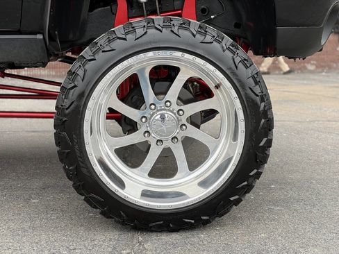 Used 2011 GMC Sierra 2500 Denali w/ Suspension Package, Off-Road AWD/4WD image 12