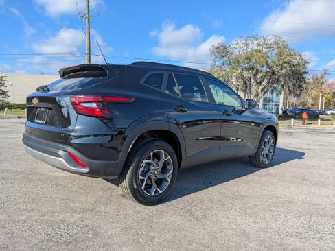 New 2026 Chevrolet Trax LT w/ Driver Confidence Package image 19