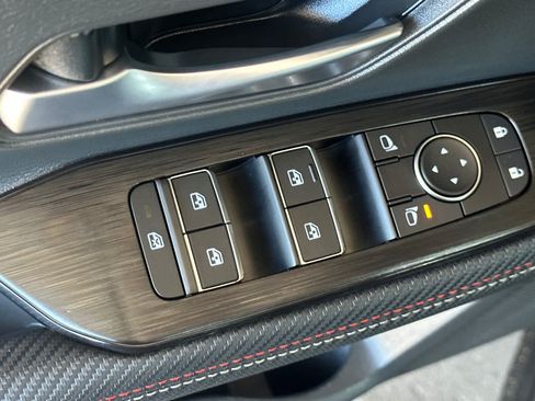 New 2026 Nissan Kicks SR AWD/4WD image 13