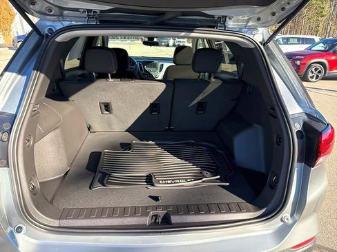 Used 2024 Chevrolet Equinox LS w/ LS Convenience Package image 18
