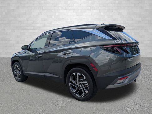 Certified 2025 Hyundai Tucson Limited AWD/4WD image 4
