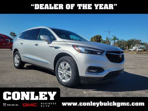 Used 2021 Buick Enclave Essence w/ Sound and Sites Package image 2