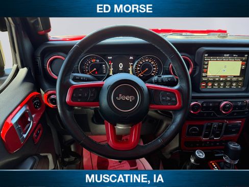 Used 2020 Jeep Wrangler Unlimited Sahara w/ Dual Top Group AWD/4WD image 12