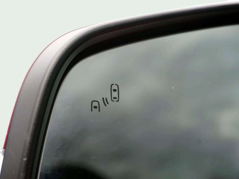 Used 2017 Buick Encore Essence image 11