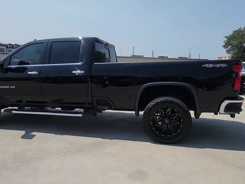 Used 2020 Chevrolet Silverado 3500 LTZ w/ LTZ Premium Package AWD/4WD image 6