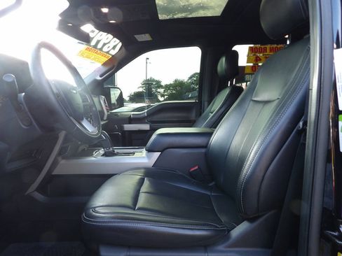 Used 2019 Ford F150 Lariat w/ Equipment Group 502A Luxury AWD/4WD image 9