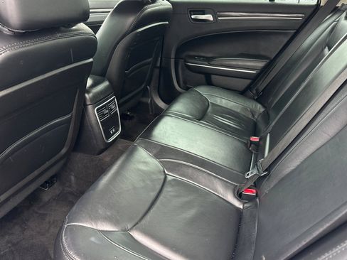 Used 2015 Chrysler 300 Limited image 12