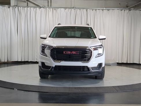 Used 2023 GMC Terrain SLE w/ Driver Convenience Package AWD/4WD image 3