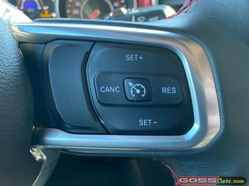 Used 2018 Jeep Wrangler Unlimited Rubicon w/ Dual Top Group AWD/4WD image 18