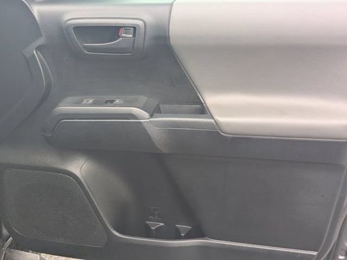 Used 2018 Toyota Tacoma SR w/ SR Convenience Package RWD image 13