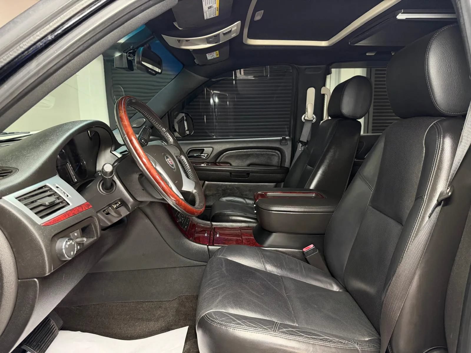 Used 2008 Cadillac Escalade EXT AWD/4WD image 26