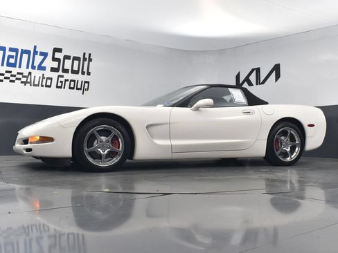 Used 2002 Chevrolet Corvette Convertible w/ Preferred Equipment Group2 RWD image 18