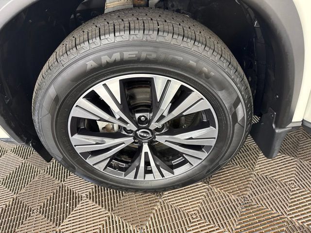 Used 2023 Nissan Rogue SV AWD/4WD image 22